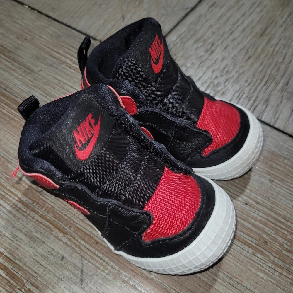Nike Jordan 1 Crib Bootie Black Varsity Red AT3745-023 Infant Size 3C